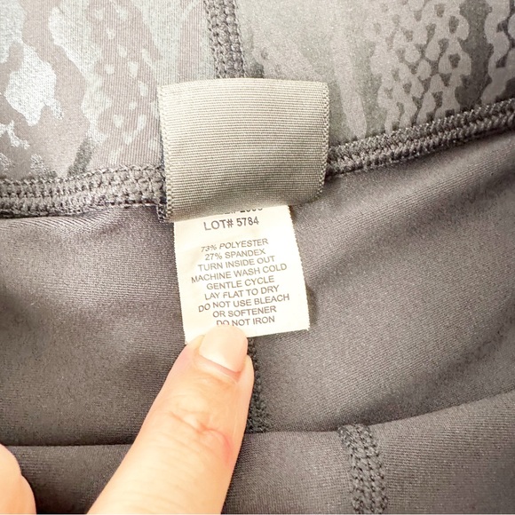 TEREZ 2-piece UpLift Sports Bra & Biker Shorts Black Obsidian Snakeskin Small - Picture 9 of 10